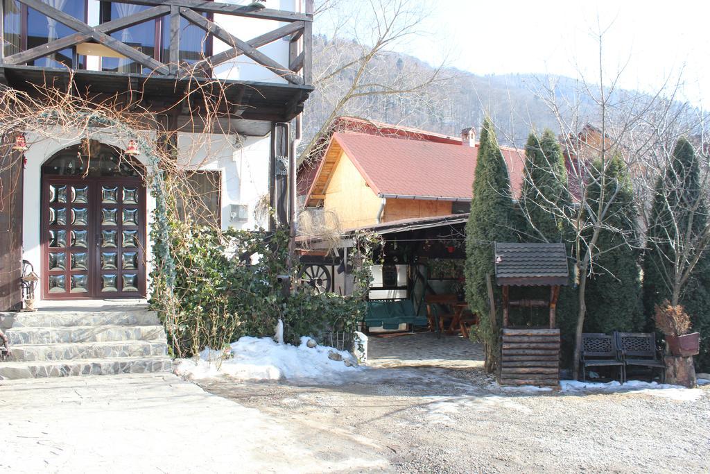 Hotel Casa Ella Sinaia Exterior foto